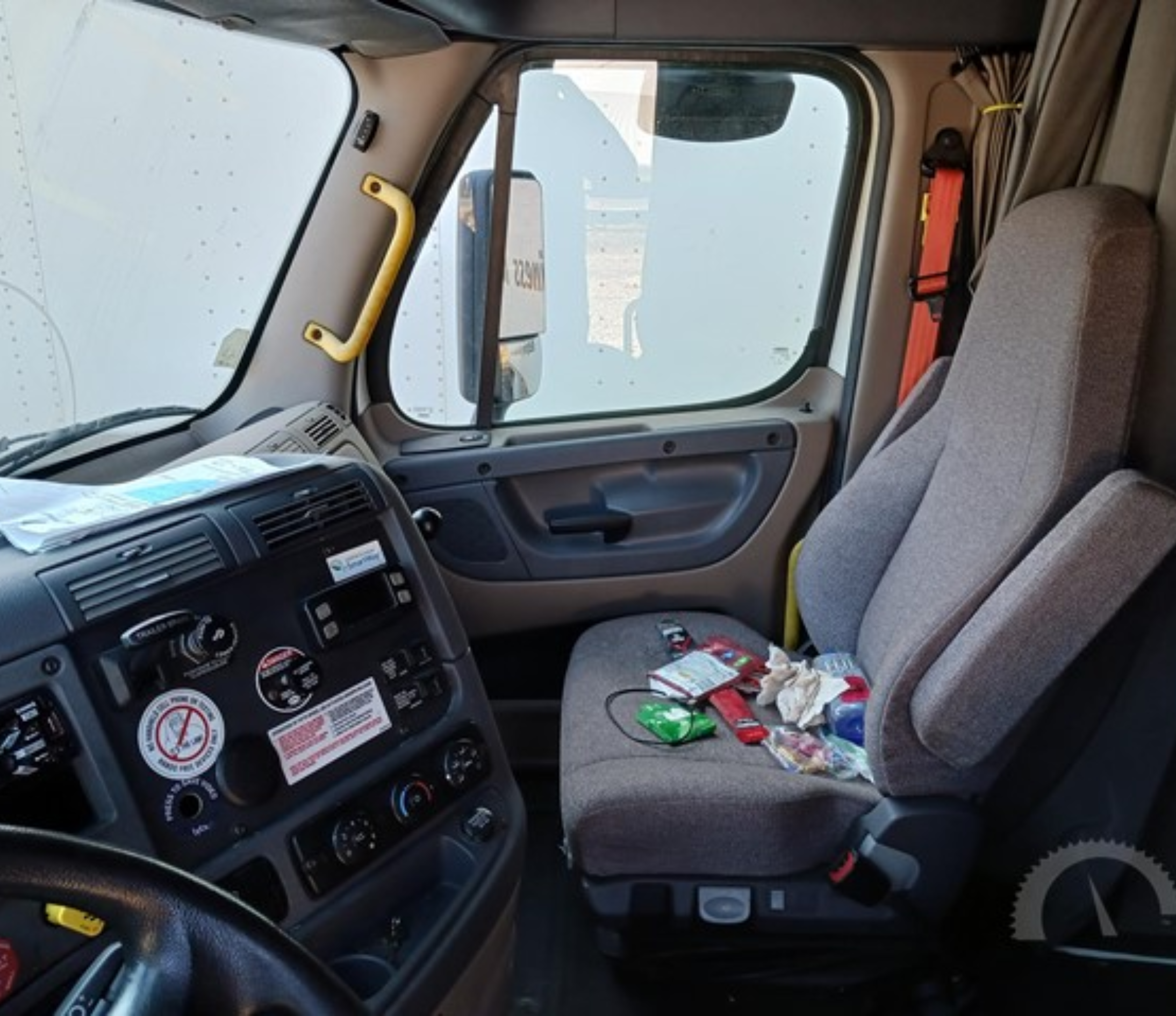 2018 FREIGHTLINER CASCADIA 125 - Image 5
