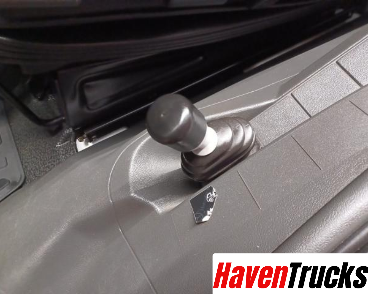 Mercedes-Benz Atego 818 K 4x2 Three-Way Dump Truck - Image 6