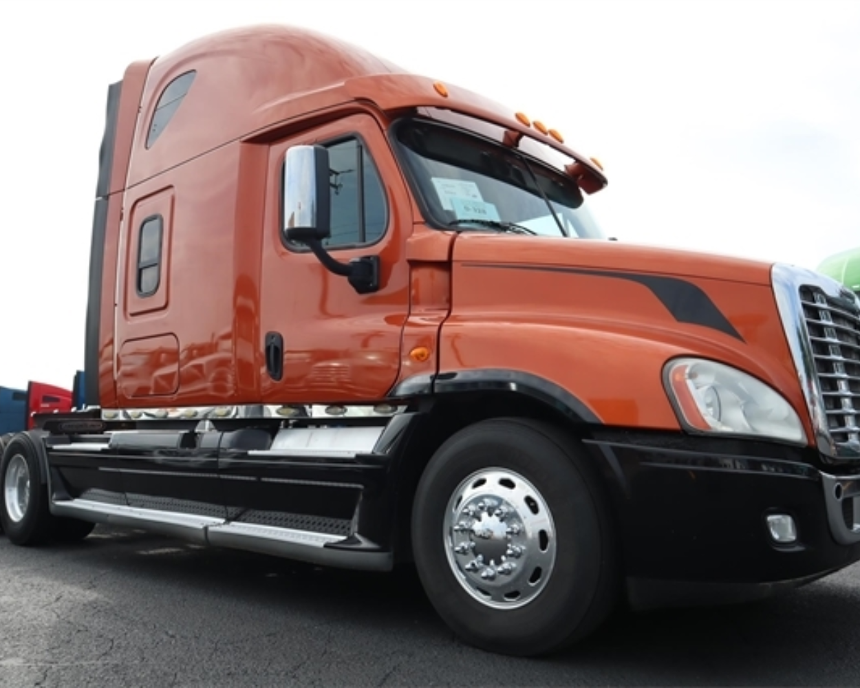 2014 FREIGHTLINER CASCADIA 125 - Image 2