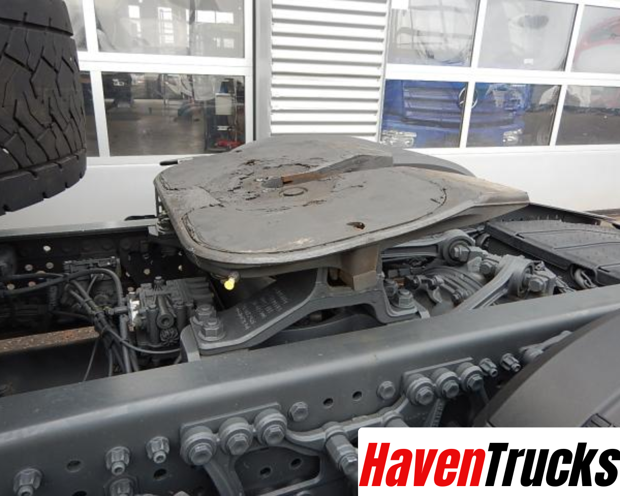 Mercedes-Benz Actros 1846 LS nR 4x2 Highside Semitrailer Tractor - Image 3