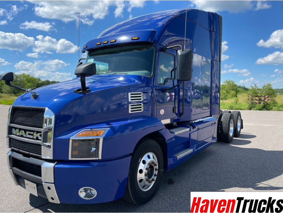 2020 Mack Trucks AN64T 70 – 70″ Raised Roof Sleeper